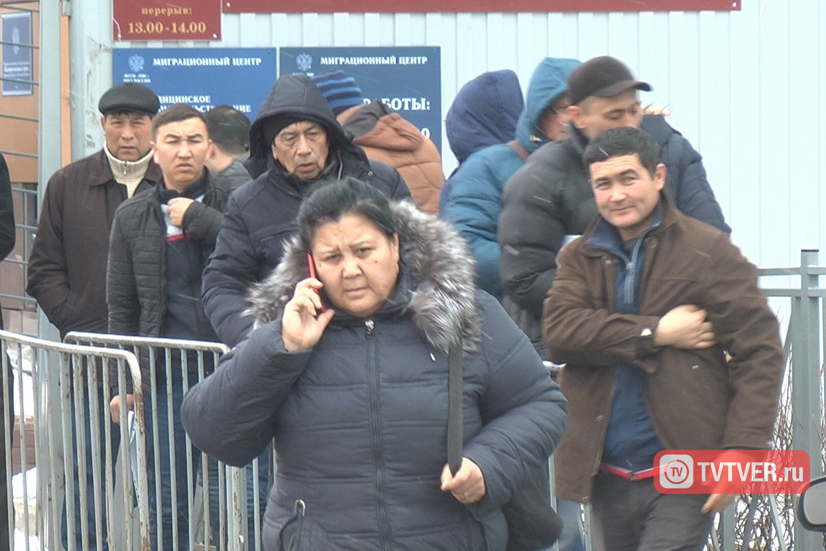 Жителям Тверской области разъяснили, что грозит незаконным мигрантам и их пособникам