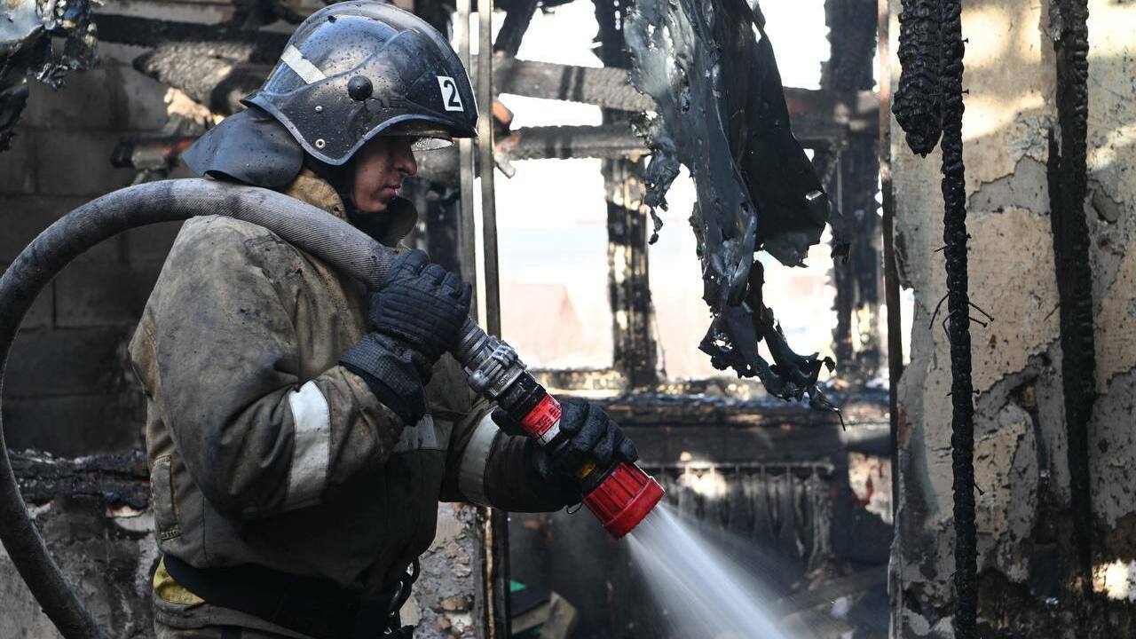 В Волгограде атакован НПЗ, вспыхнул пожар