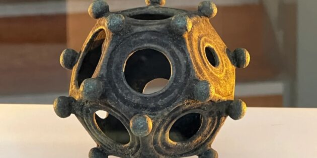 В Англии найден додекаэдр времён Римской империи: его назначение остаётся загадкой