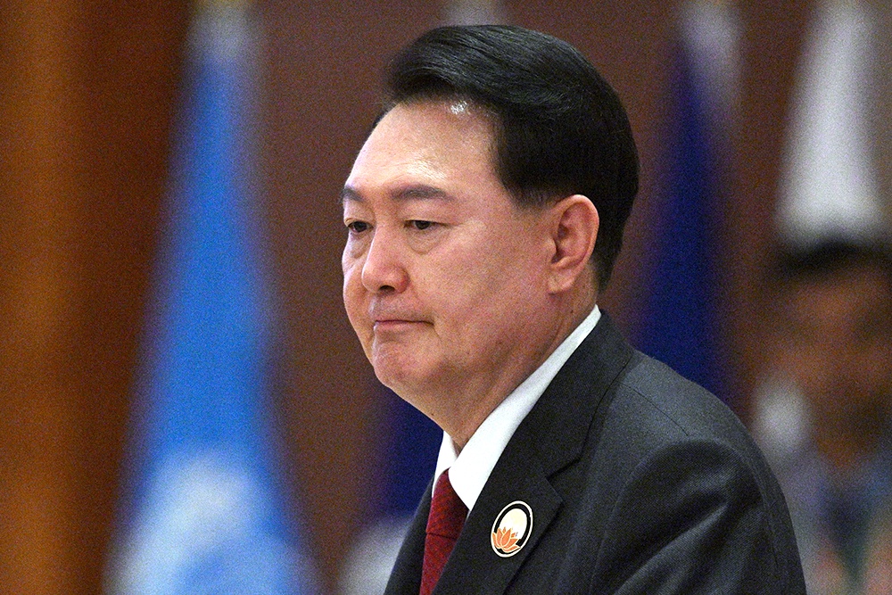 Президент Южной Кореи публично извинился за немудрое поведение жены